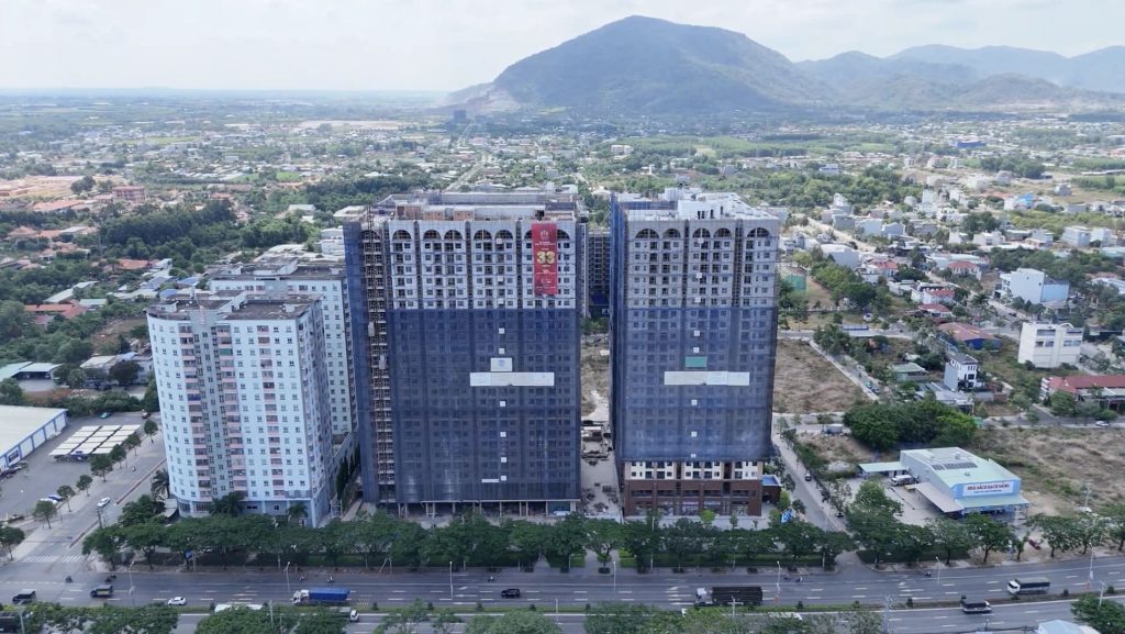 Các dự án cận bàn giao được nhiều người mua quan tâm nhờ mức giá được hình thành trước khi chi phí đầu vào tăng mạnh.