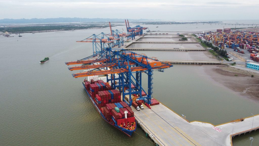 Chính sách miễn phí sử dụng hạ tầng cảng biển trong 3 năm được kỳ vọng giúp doanh nghiệp giảm chi phí logistics, tăng năng lực cạnh tranh và thúc đẩy hoạt động xuất nhập khẩu.
