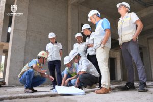 BAN LÃNH ĐẠO TUMYS HOMES TRỰC TIẾP THỊ SÁT MAISON GRAND, SÁT SAO ĐÔN ĐỐC TIẾN ĐỘ CÔNG TRƯỜNG